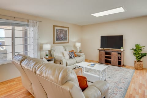 5 Mi to Saguaro National Park: Desert Gem w/ Pool! House in Tucson