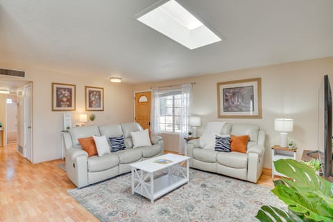 5 Mi to Saguaro National Park: Desert Gem w/ Pool! House in Tucson