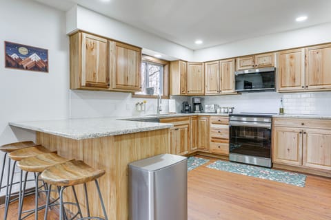 Pocono Mountain Family Home w/ Deck + Grill House in Middle Smithfield