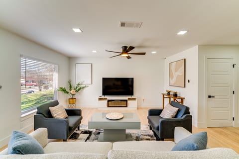 Relax Fireside: Dallas Area Home w/ Yard & Patio! House in Irving