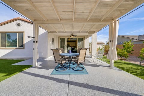 Covered Patio: Family-Friendly Home in Casa Grande House in Casa Grande