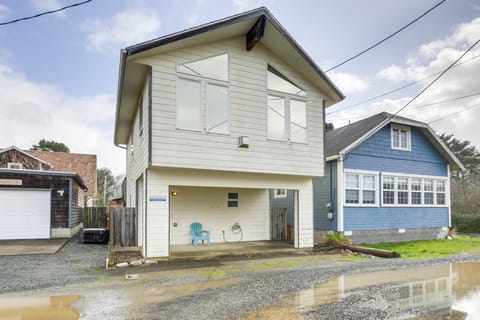 1 Block to Twin Rocks Beach: Pet-Friendly Cottage Cottage in Washington