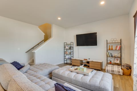 13 Mi to University of Wisconsin: Suburban Home House in Wisconsin