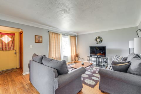 8 Mi to Dtwn Cleveland: Quiet Home w/ Fenced Yard House in Cleveland Heights