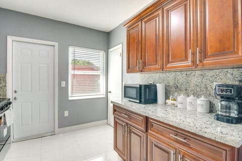 8 Mi to Dtwn: Apartment in Miami Apartment in Miami Shores