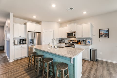 6 Mi to Bethany Beach: Family Home w/ Pool Access! House in Sussex County