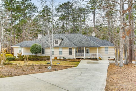 Scenic Water Views: Lakefront Home in McCormick! Apartment in Clarks Hill Lake