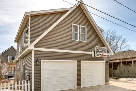 Close to Trails & Town! Artsy Apt in Frankfort Apartment in Frankfort