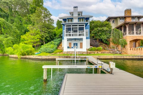 Boat Dock & Stunning Views: Lake Martin Retreat! House in Lake Martin