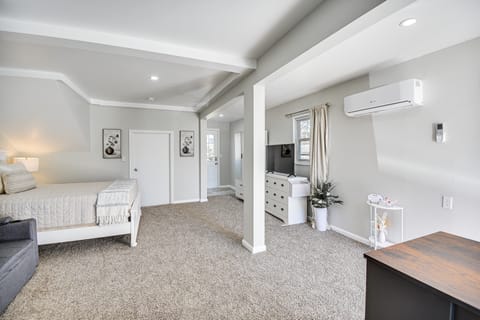 11 Mi to Virginia Beach Boardwalk: Studio Retreat! Apartment in Norfolk