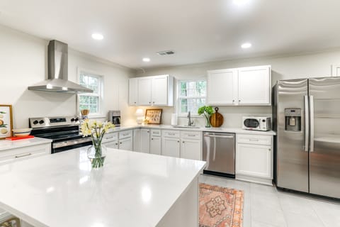 2 Mi to Ole Miss: Modern Home in Historic District House in Oxford