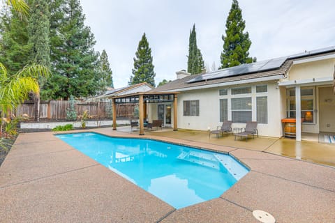 Family Home Near Folsom Lake in El Dorado Hills! House in El Dorado Hills