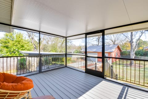 1 Mi to Dwtn Shops & Dining: Spacious Family Home House in Lake Hartwell