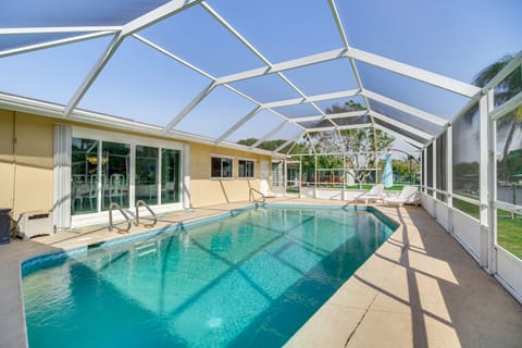 Centrally Located Cocoa Beach Haven: Walk to Shore House in Cocoa Beach