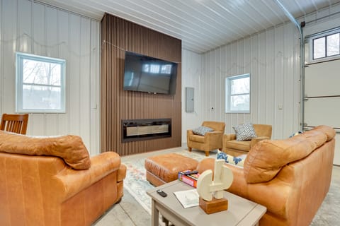 5 Mi to Slopes! Group Ski House w/ Game Room House in Finger Lakes