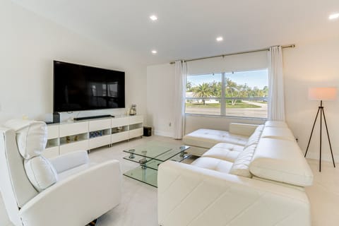 3 Mi to Beach: Pet-Friendly Home in Port Charlotte House in Port Charlotte