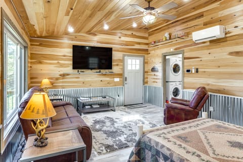 Fish & Hike: Studio on Cane Creek Apartment in Center Hill Lake