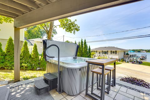 Swim & Fish! Lakefront Clarklake Apt w/ Hot Tub Apartment in Ohio