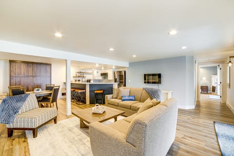 Waterfront Clarklake Apt w/ Hot Tub & Fireplace Apartment in Ohio