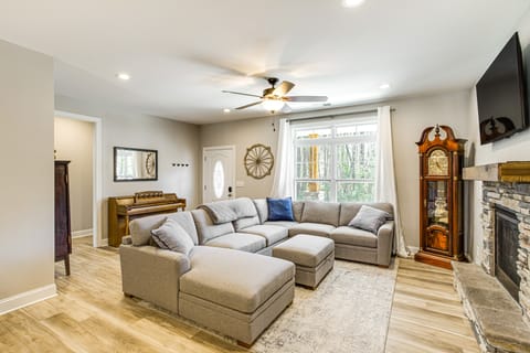 4 Mi to Marina & Boat Ramp: Lake Murray Getaway! House in Leesville