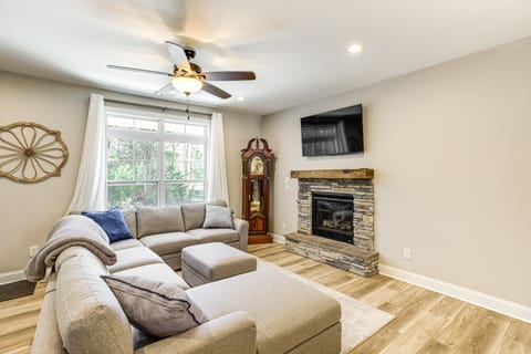 4 Mi to Marina & Boat Ramp: Lake Murray Getaway! House in Leesville