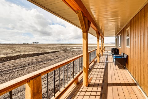 Wraparound Deck: Newly Built Home in Grangeville! House in Nez Perce