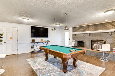 4 Mi to WKU: Hilltopper's Hideaway w/ Grills! House in Bowling Green