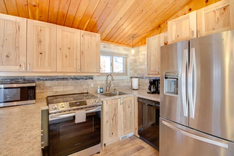 Near Golf & Lake: Breezy Point Resort Log Cabin House in Breezy Point