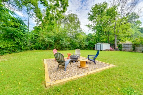 4 Mi to Dtwn: Dog-Friendly Fayetteville Home House in Fayetteville