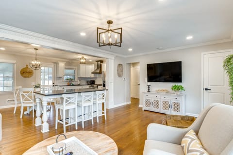 Screened Patio & Fire Pit: Modern Westerville Home House in Westerville