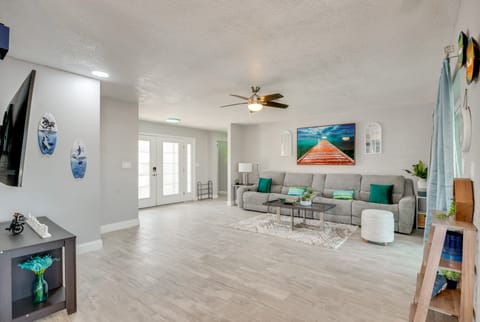 2 Mi to Hudson Beach: Canal-View Retreat House in Hudson