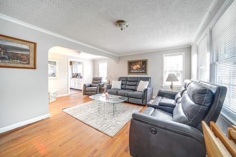 Walk to Lake Erie & Beach Access: Home w/ Deck! House in Millcreek Township