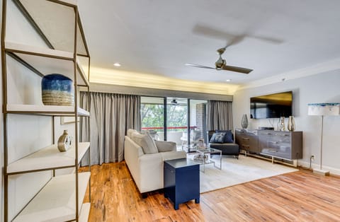 8 Mi to Honeymoon Island: Golf Getaway w/ Balcony! Apartment in Palm Harbor