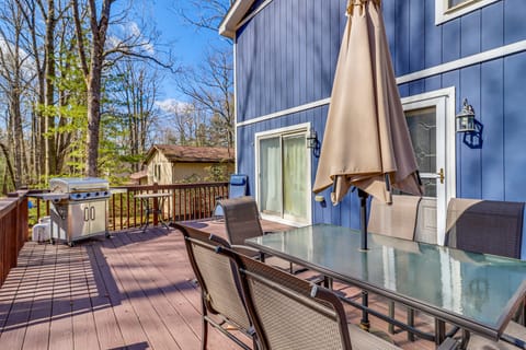 Walk to Lake Harmony: Family Retreat w/ Decks! House in Hickory Run State Park