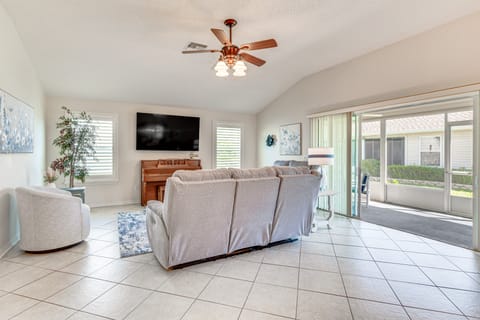 2 Mi to Lake Sumter Landing: Spacious Golf Retreat House in The Villages