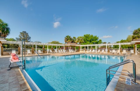 2 Mi to Lake Sumter Landing: Spacious Golf Retreat House in The Villages