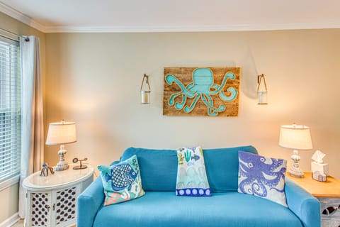 Pool Access, 4 Blocks to Ocean! N Myrtle Beach Gem Apartment in Atlantic Beach