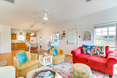 'Our Happy Place' Zero-Entry Pool & Tennis Access Cottage in Alabama