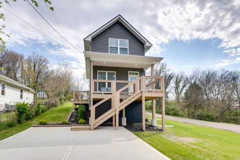 3 Mi to UTK: Newly Built SoKno Home! House in Knoxville
