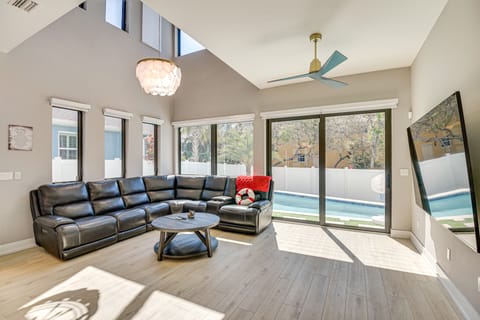 Walk to Shore: Modern Stunner in Ormond Beach! House in Ormond By The Sea