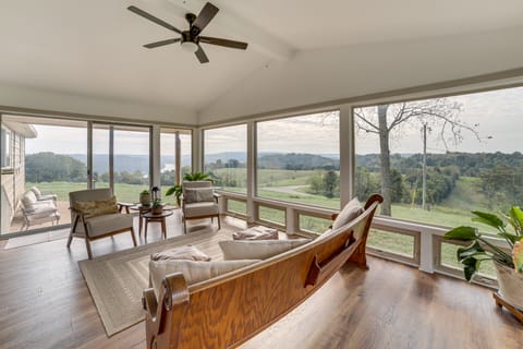 1 Mi to Table Rock Lake: Home w/ Furnished Patio! House in Table Rock Lake