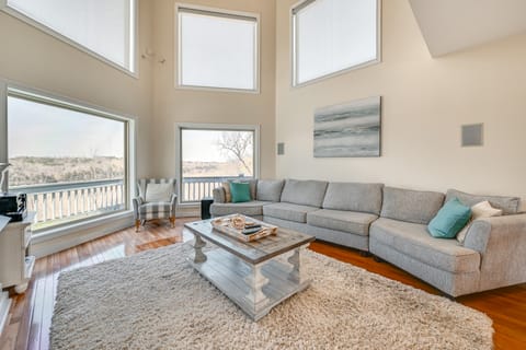 Lake Cumberland Home w/ Hot Tub & Game Room House in Lake Cumberland