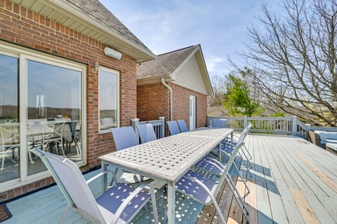 Lake Cumberland Home w/ Hot Tub & Game Room House in Lake Cumberland