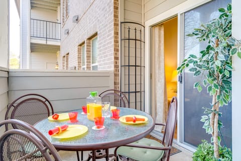 'The Cozy Domain': Austin Apartment w/ Pool Access Apartment in Austin