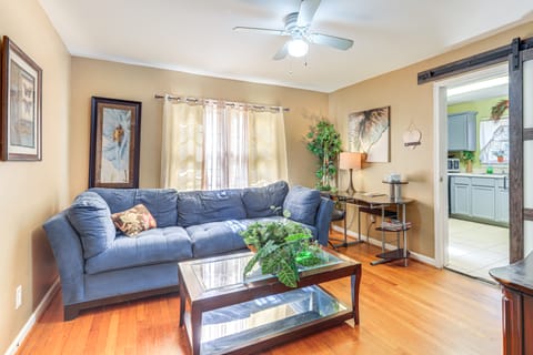 Half-Mi to Pool & Golf: Atlanta Home w/ Veranda! House in Atlanta