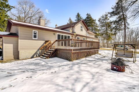 2 Mi to Road America: Pet-Friendly Duplex! House in Elkhart Lake