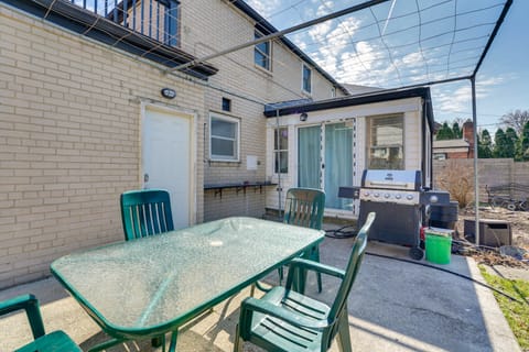 Walk to Detroit Zoo: Home w/ Sunroom & Patio! House in Royal Oak