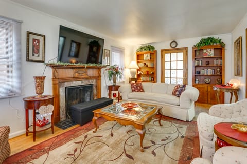 Walk to Detroit Zoo: Home w/ Sunroom & Patio! House in Royal Oak