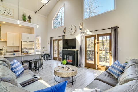 Cumberland Lake Retreat: Furnished Deck & Grill! House in Lake Cumberland