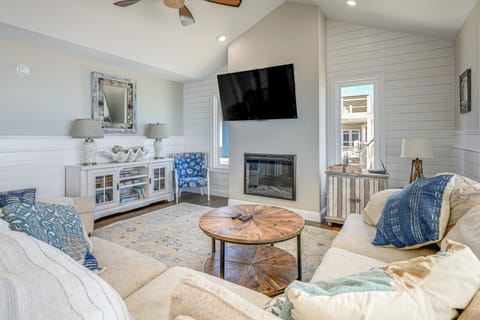 Hot Tub & Decks: North Topsail Beach Home House in North Topsail Beach